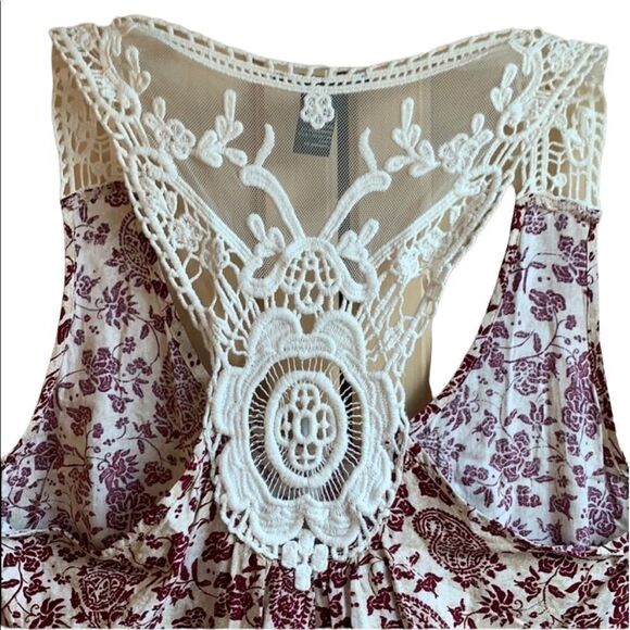 Forever 21 Red & White Floral Racer Back Lace Crop Top  Paisley Crochet size M - Picture 9 of 13